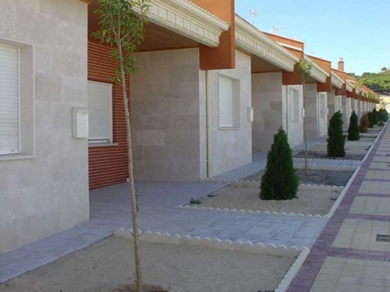 promocion de 16 viviendas unifamiliares en Íscar